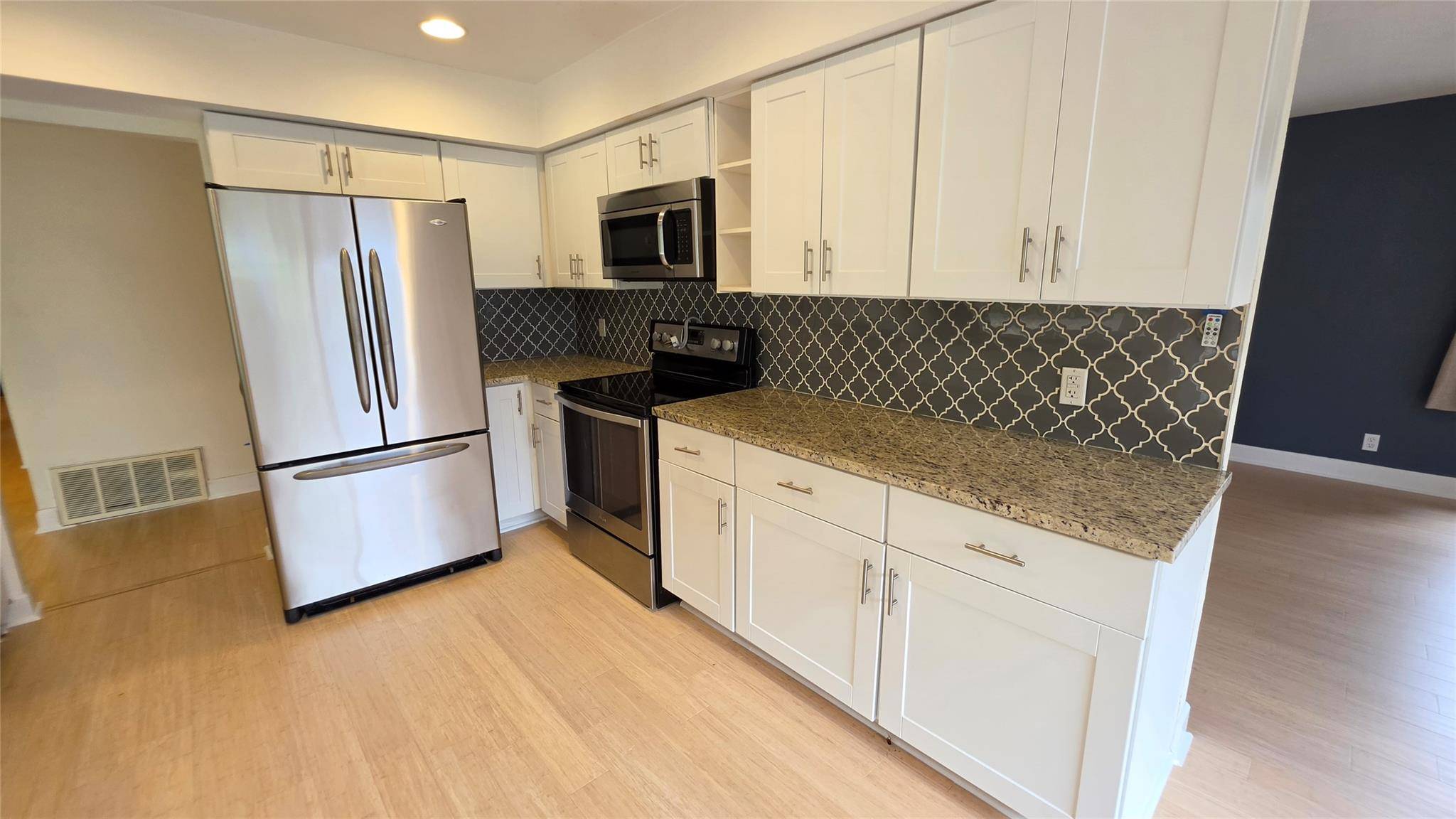 3205 Loyola LN, Austin, TX 78723