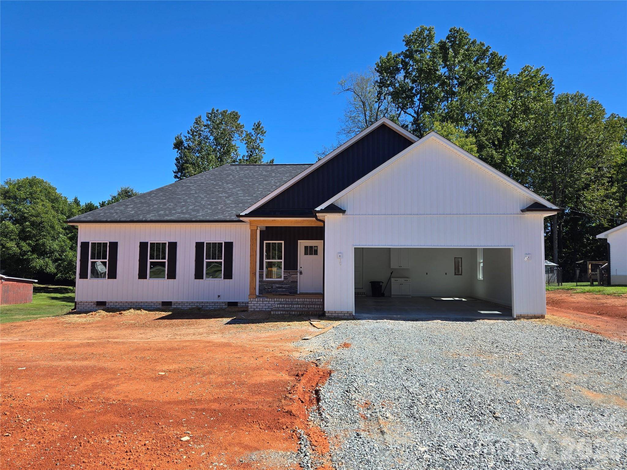 2850 Leonard RD, Lexington, NC 27295