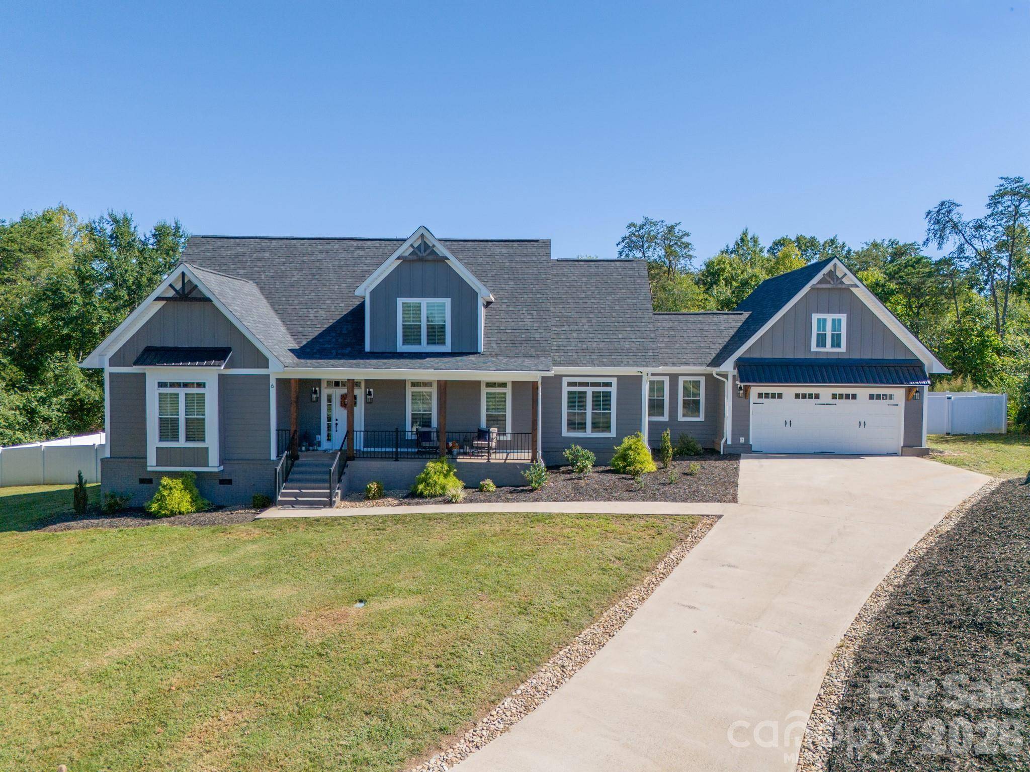 6 Leisure CIR, Granite Falls, NC 28630