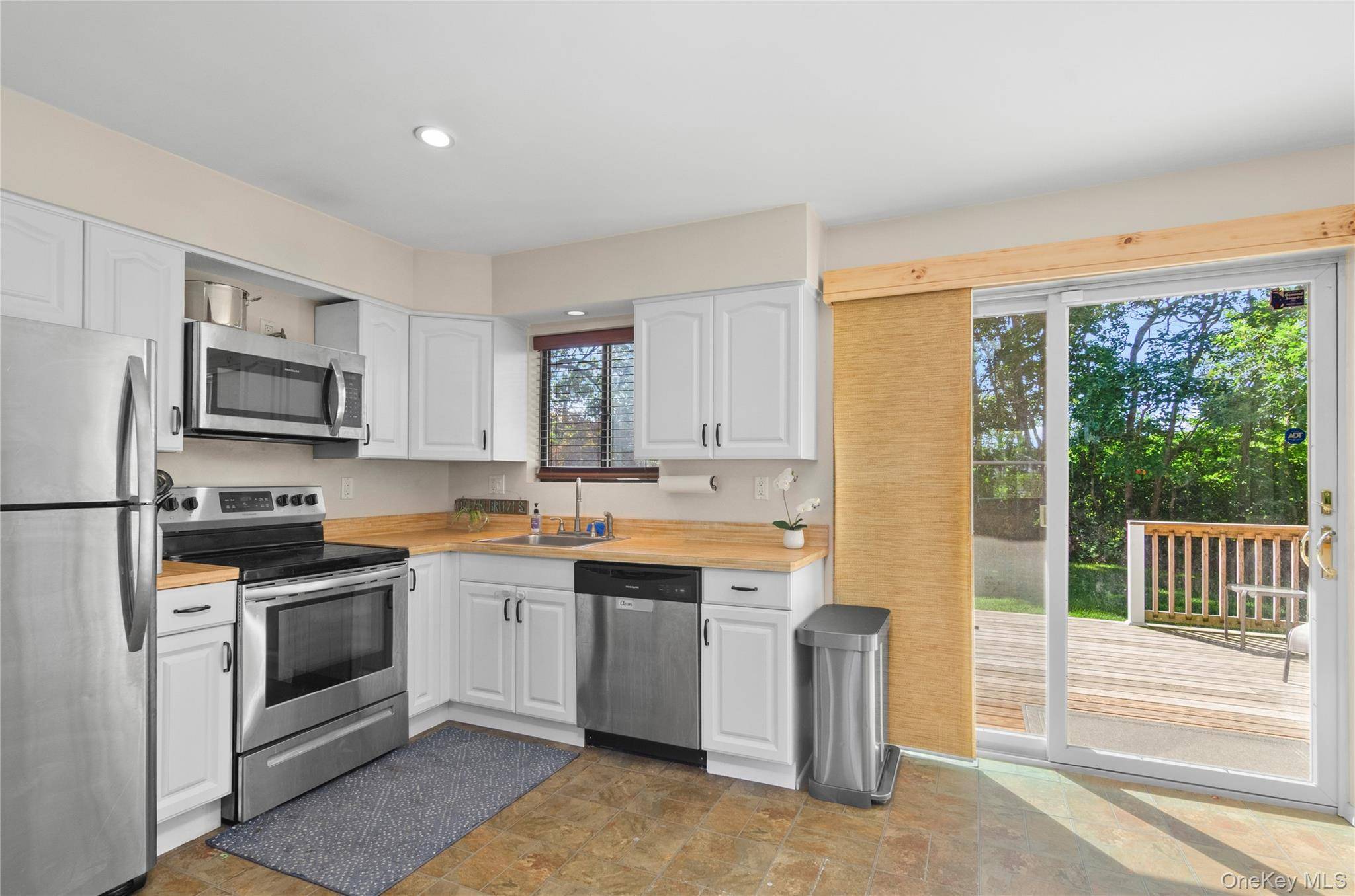 82 Argonne RD, Hampton Bays, NY 11946