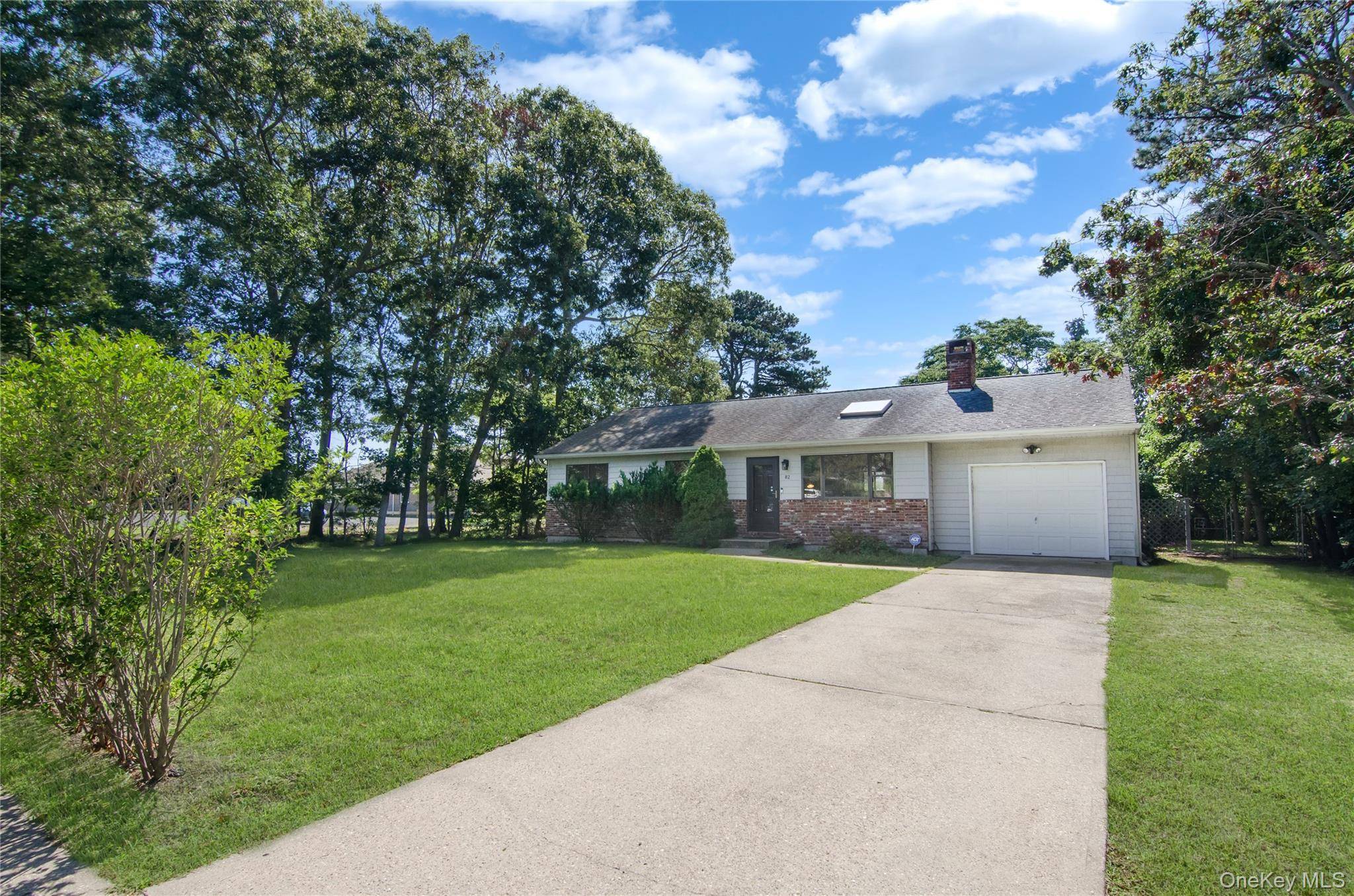 82 Argonne RD, Hampton Bays, NY 11946