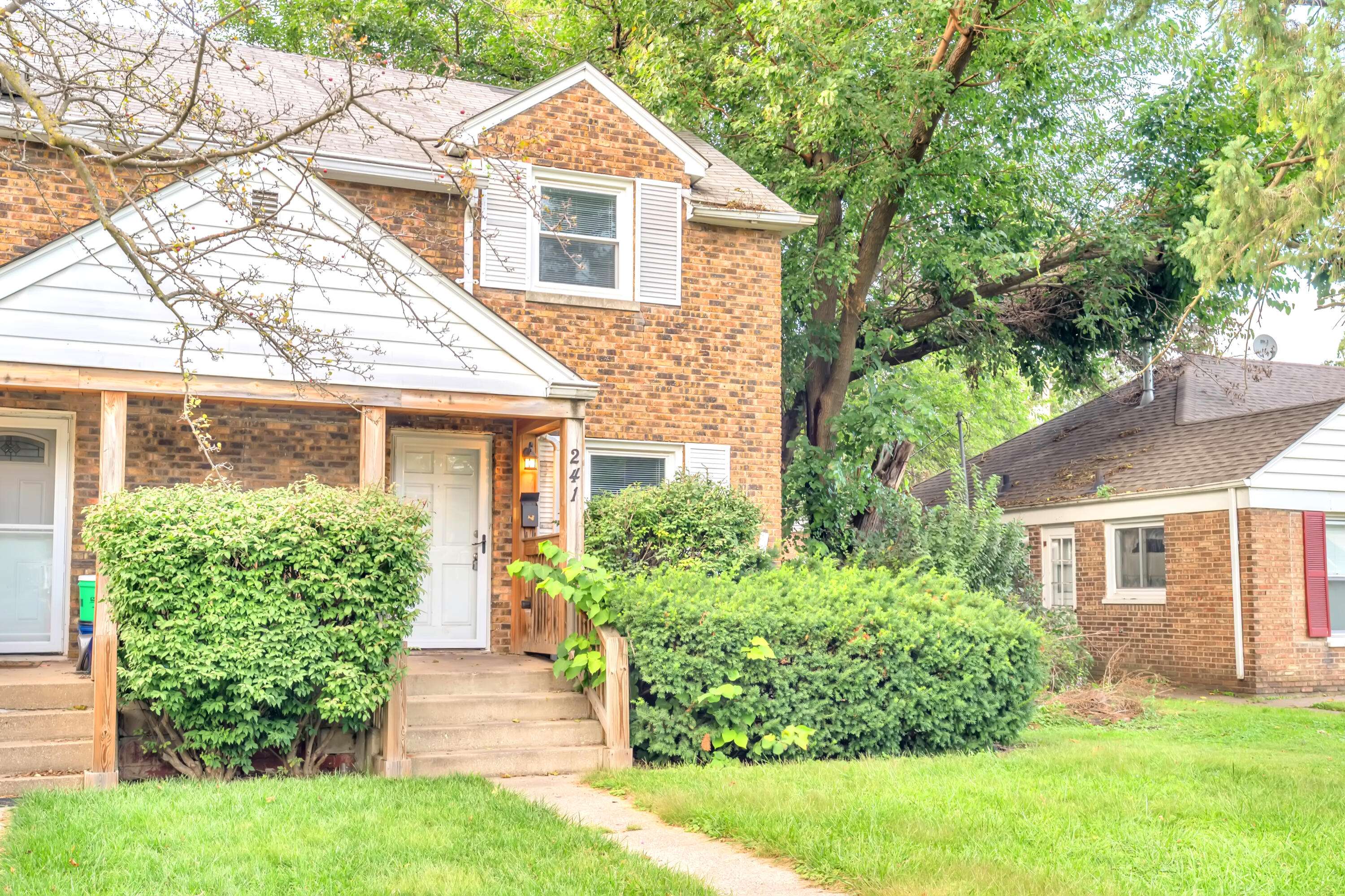 241 Broadmoor Avenue, Munster, IN 46321