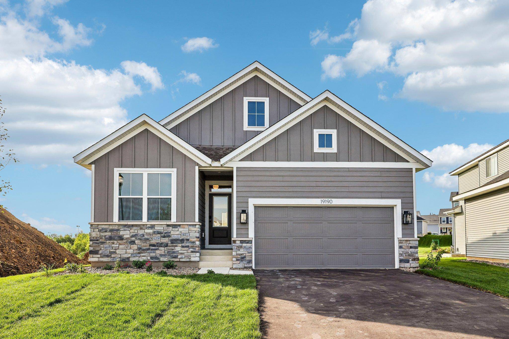 19190 Cloverleaf WAY, Farmington, MN 55024