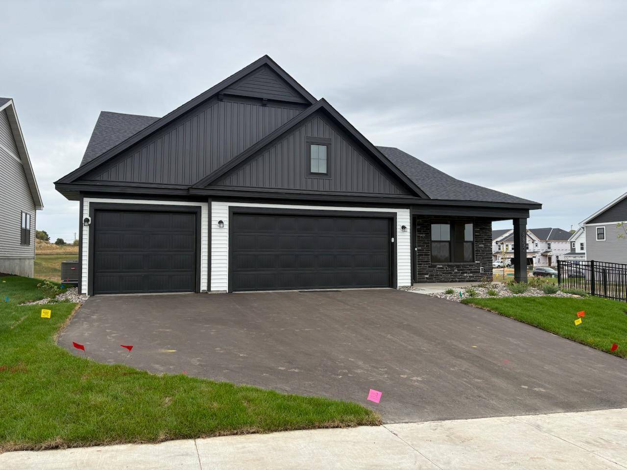 8852 63rd ST S, Cottage Grove, MN 55016
