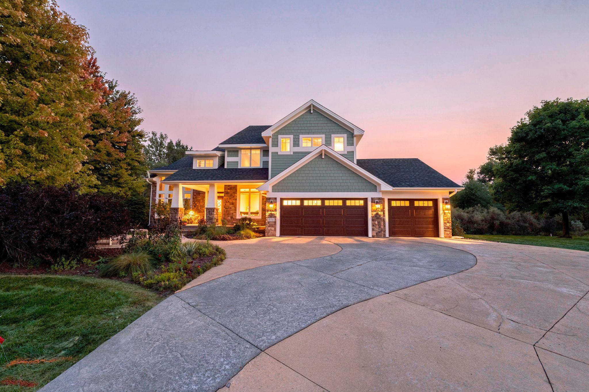 21761 Pine Tree CIR, Lakeville, MN 55044