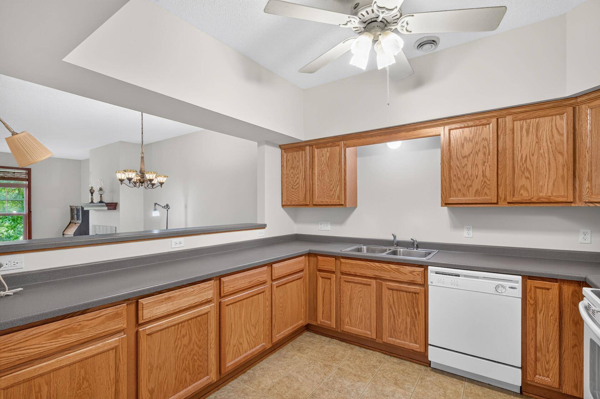 1101 Barclay ST #1101, Saint Paul, MN 55106