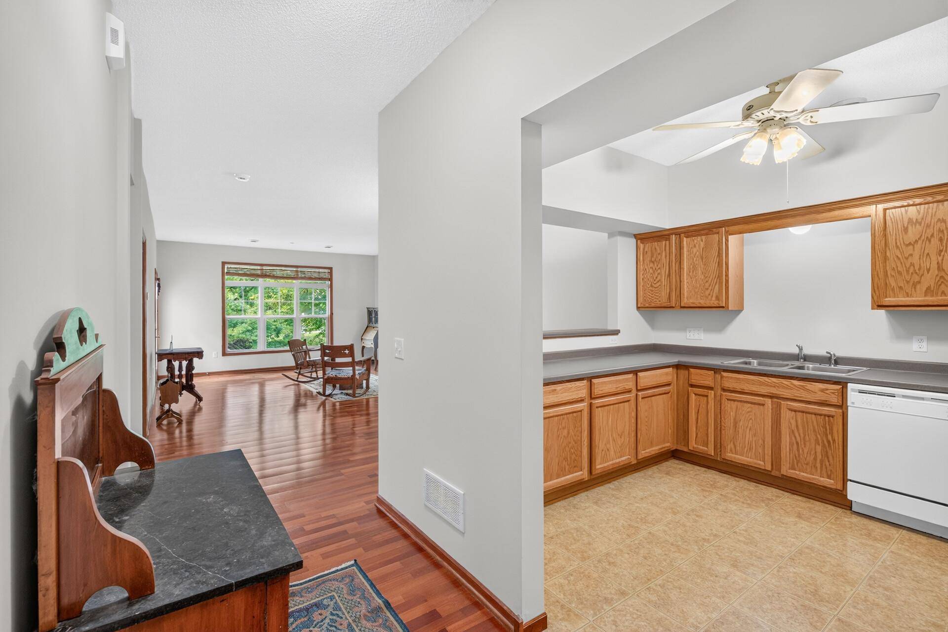 1101 Barclay ST #1101, Saint Paul, MN 55106