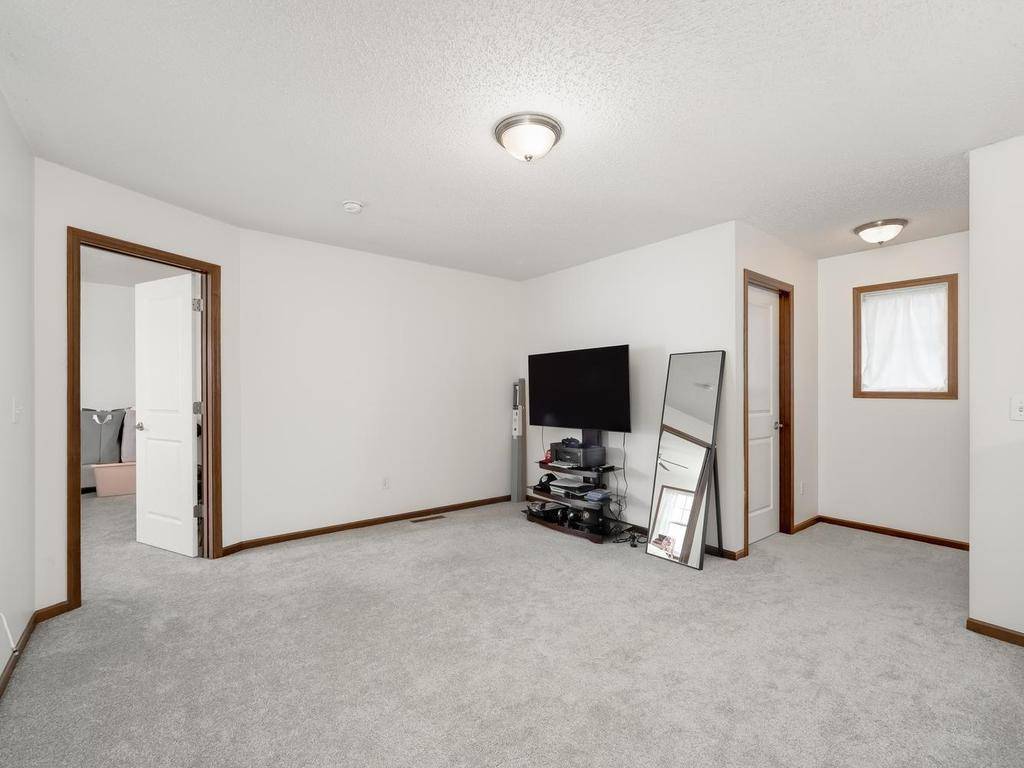 15661 60th Avenue N, Plymouth, MN 55446