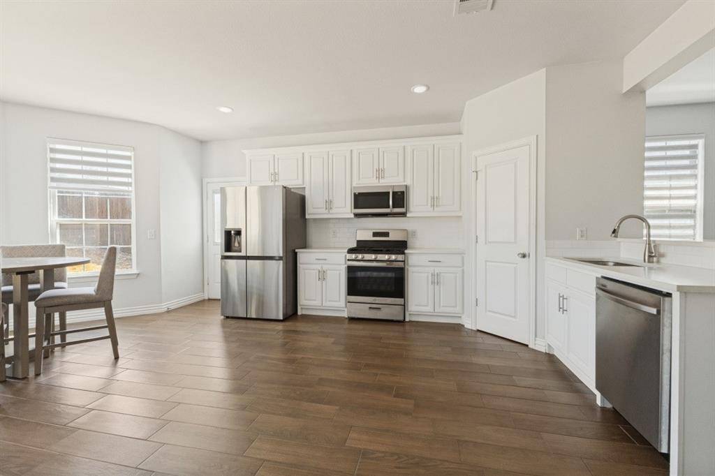 612 S Moore Street, Dallas, TX 75203
