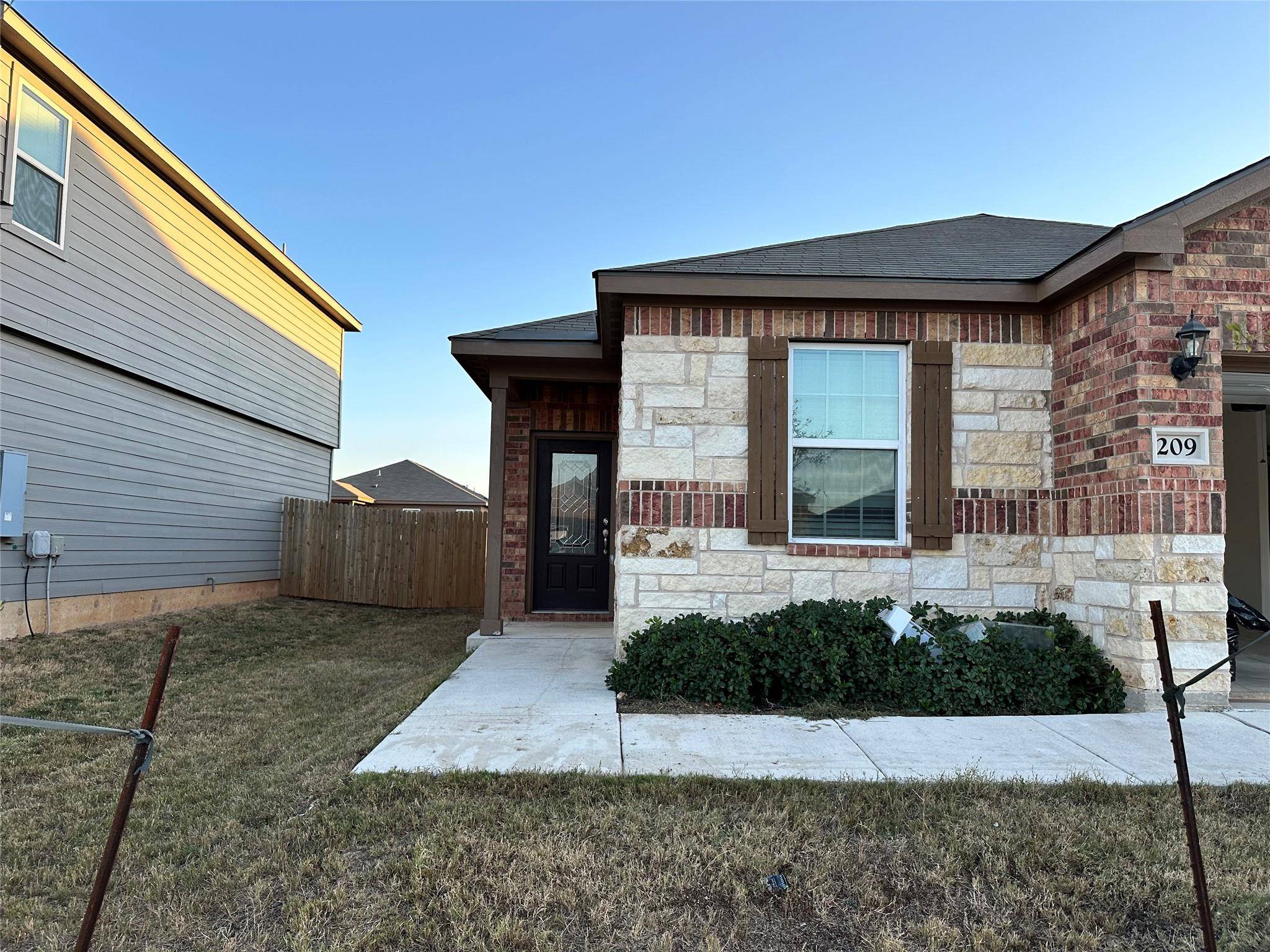 209 Capital Hill VW, Liberty Hill, TX 78642