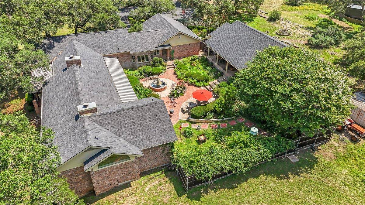 50 Brookmeadow DR, Wimberley, TX 78676