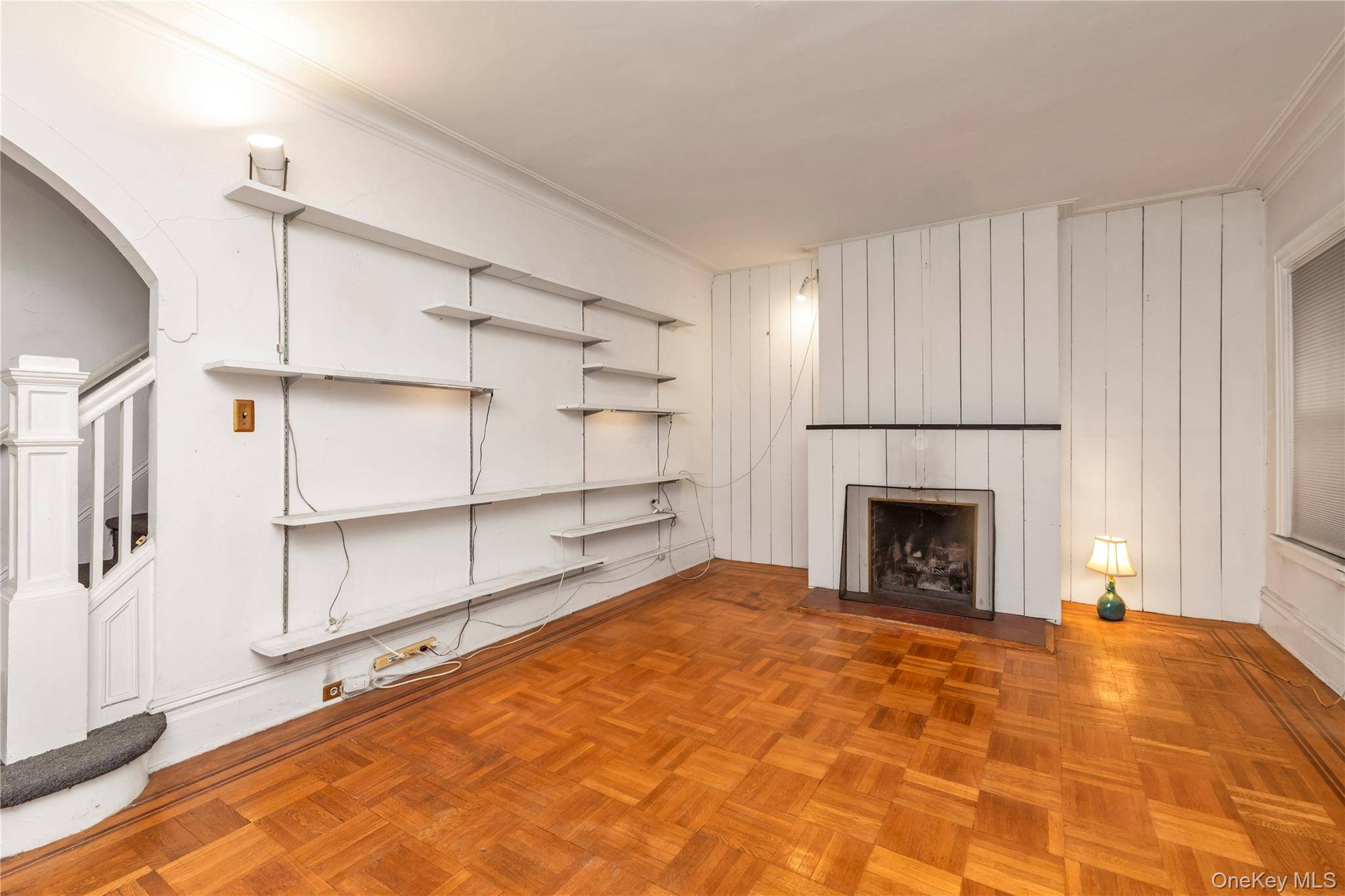 34-41 74th ST, Jackson Heights, NY 11372