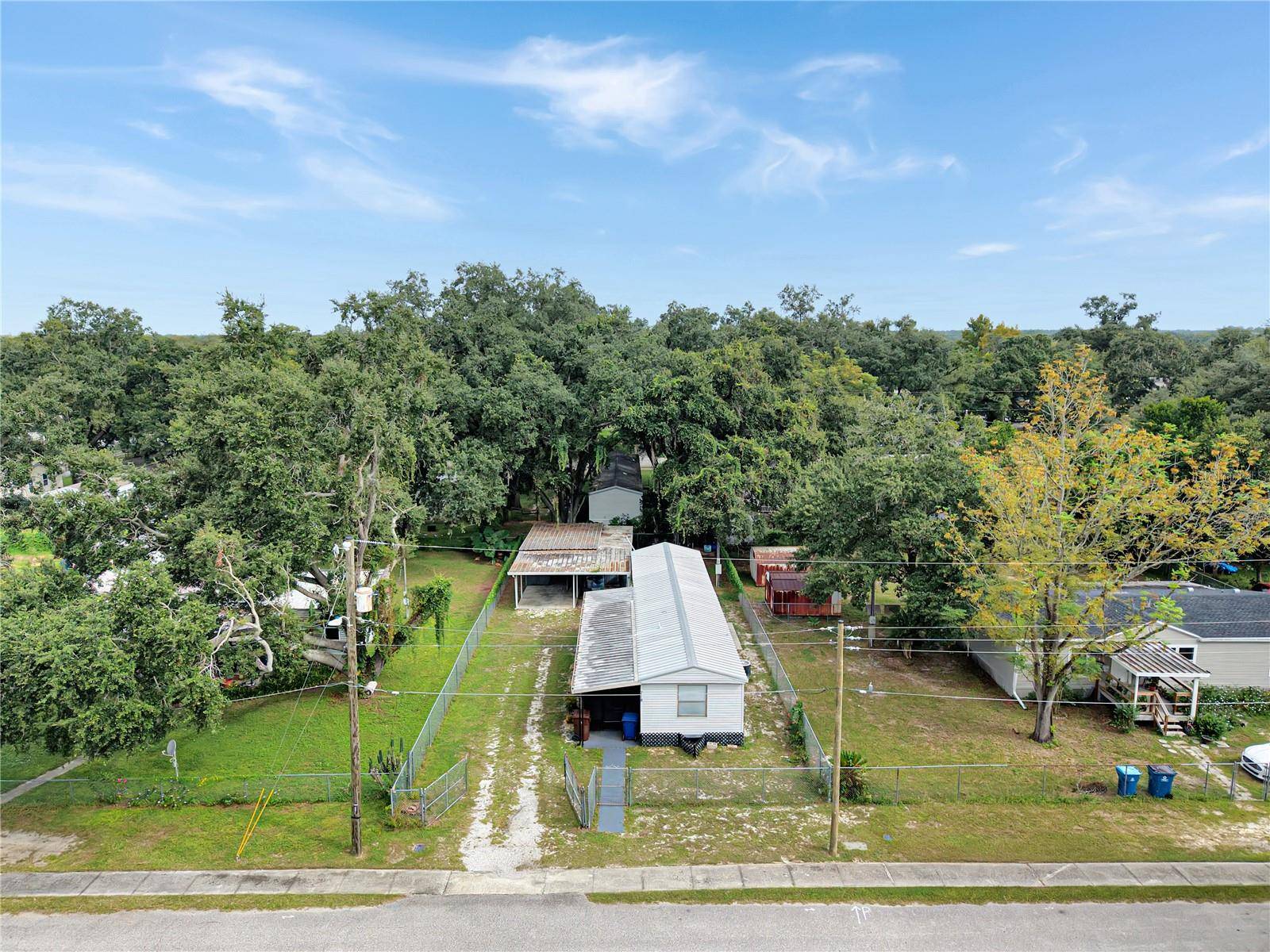 718 1ST ST, Polk City, FL 33868