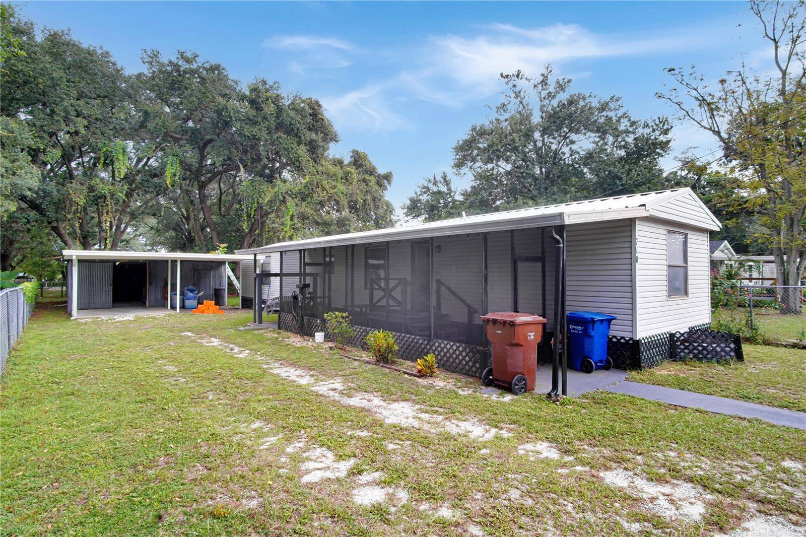 718 1ST ST, Polk City, FL 33868