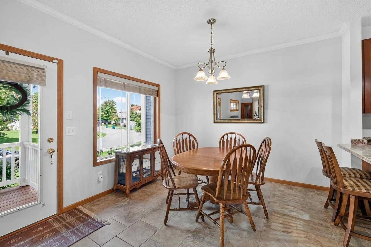 8600 Tessman CIR N, Brooklyn Park, MN 55445