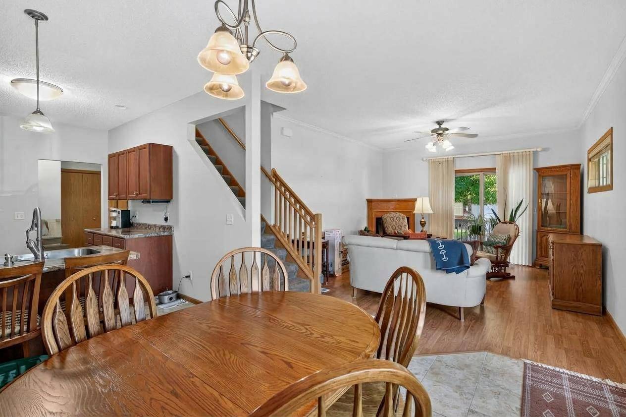 8600 Tessman CIR N, Brooklyn Park, MN 55445