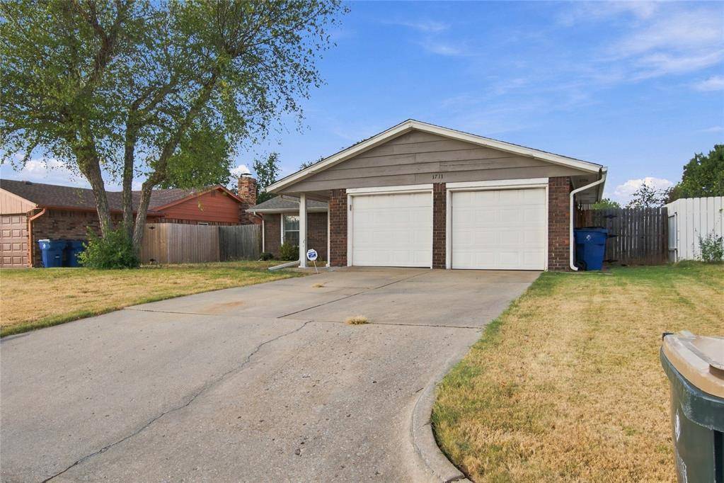 1711 Fremont DR, The Village, OK 73120