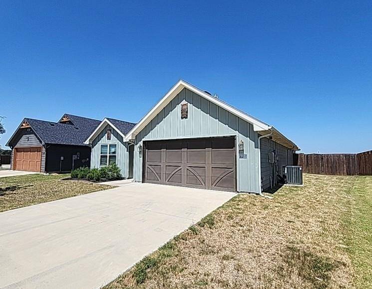 905 Rodgers Avenue, Godley, TX 76044