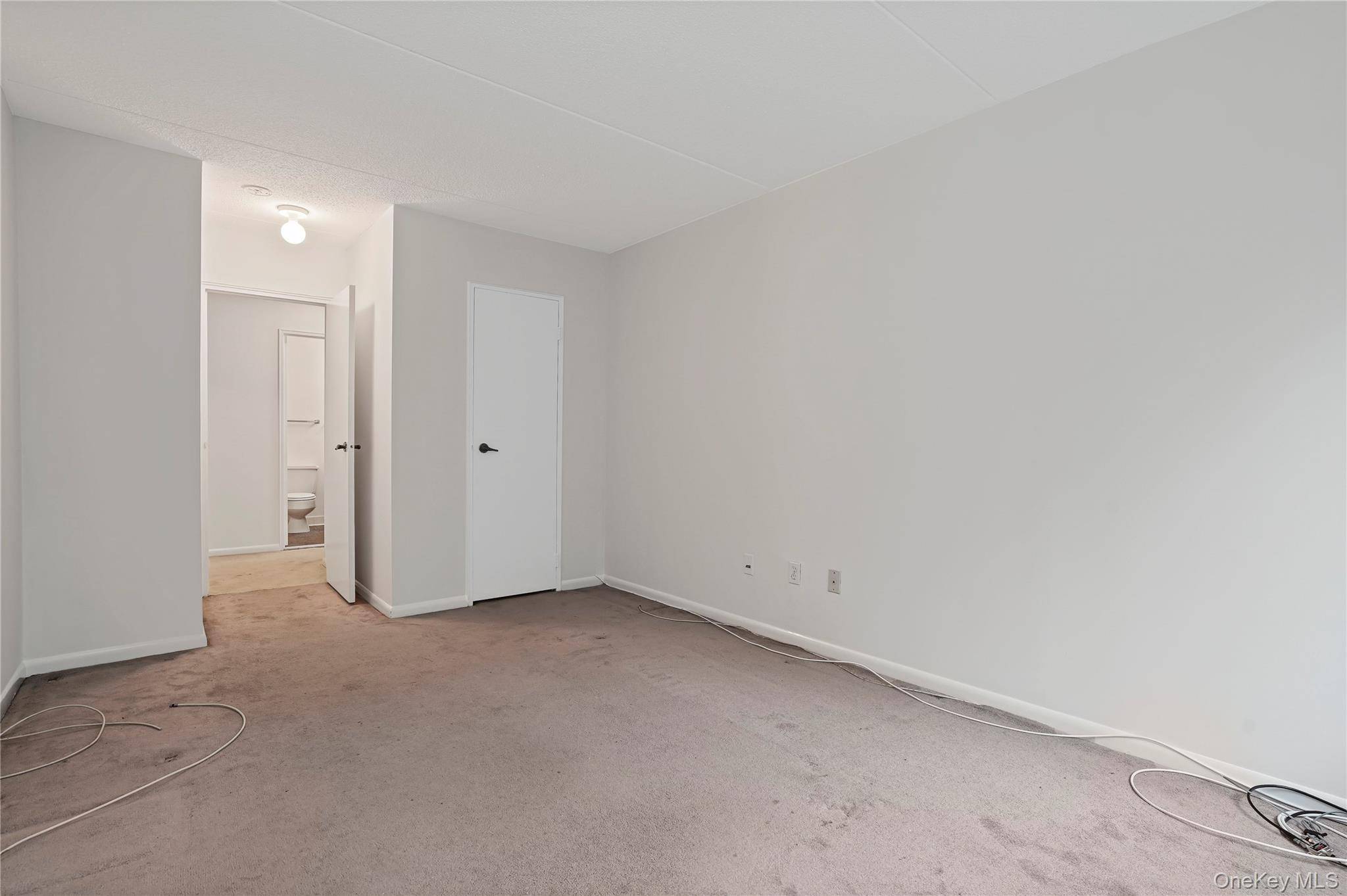 500 High Point DR #403, Hartsdale, NY 10530