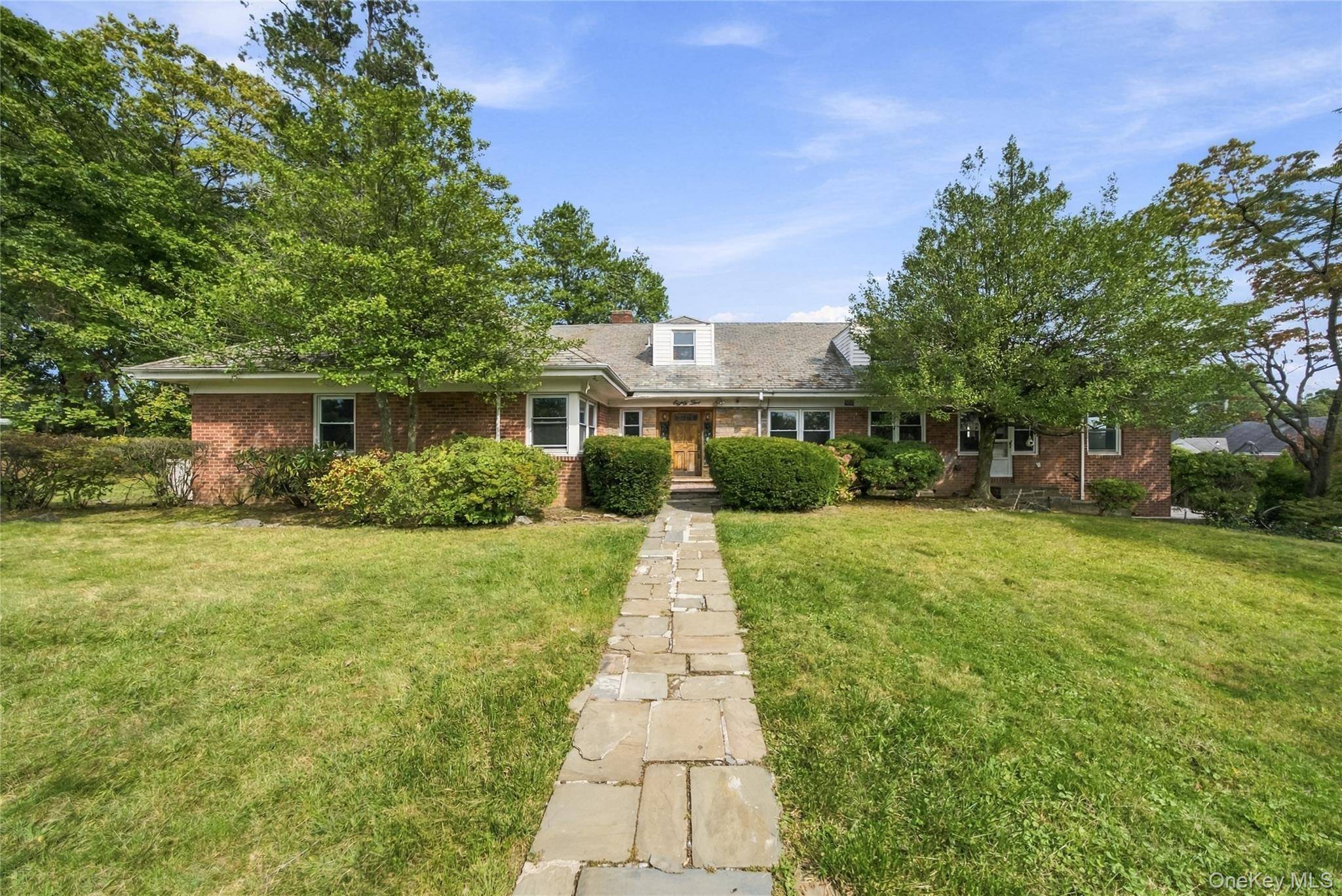 85 Del Rey DR, Mount Vernon, NY 10552