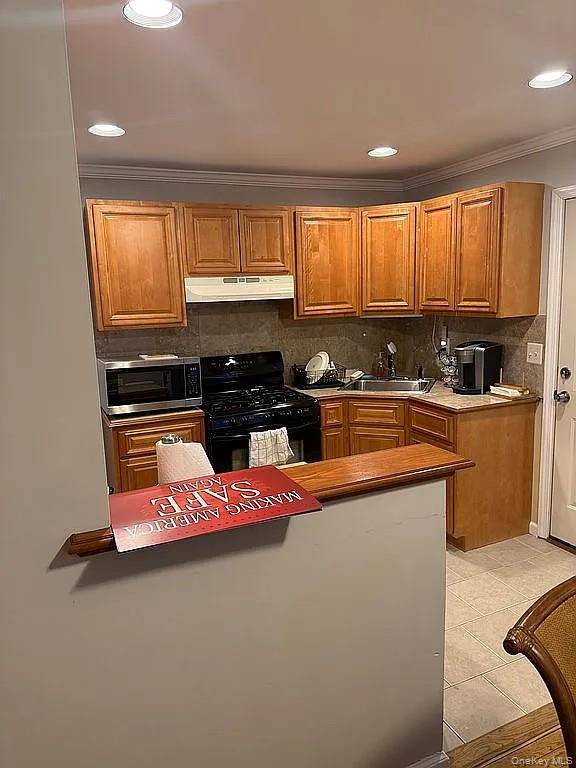 584 8th ST, West Hempstead, NY 11552