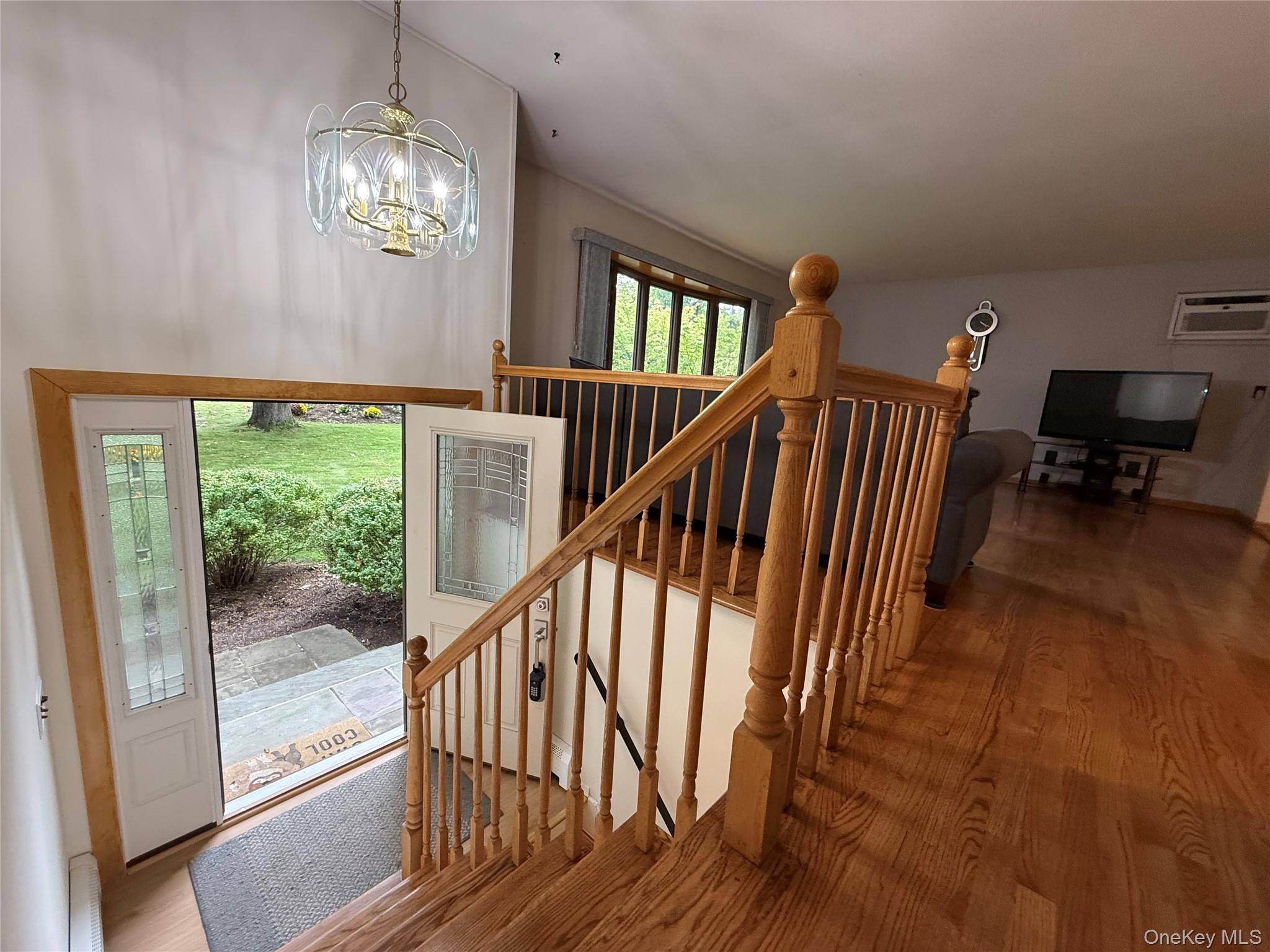 150 Schweizer LN, Bardonia, NY 10954