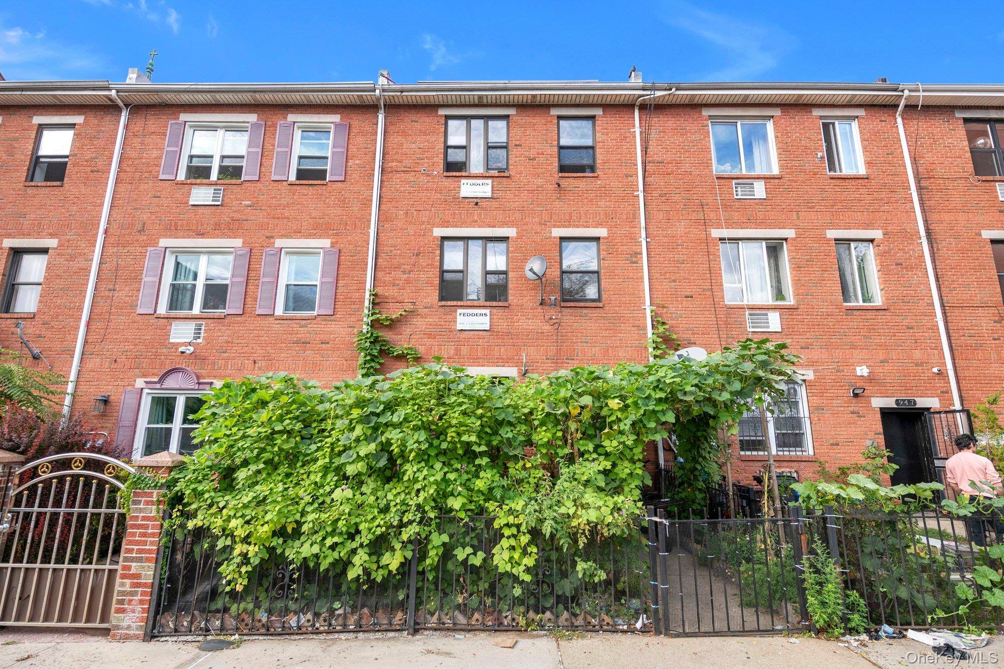 945A Herkimer ST, Brooklyn, NY 11233