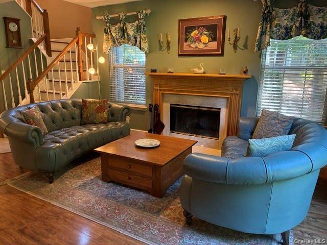 208 Erik DR, East Setauket, NY 11733