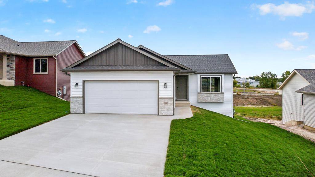 6152 Cody LN NW, Rochester, MN 55901