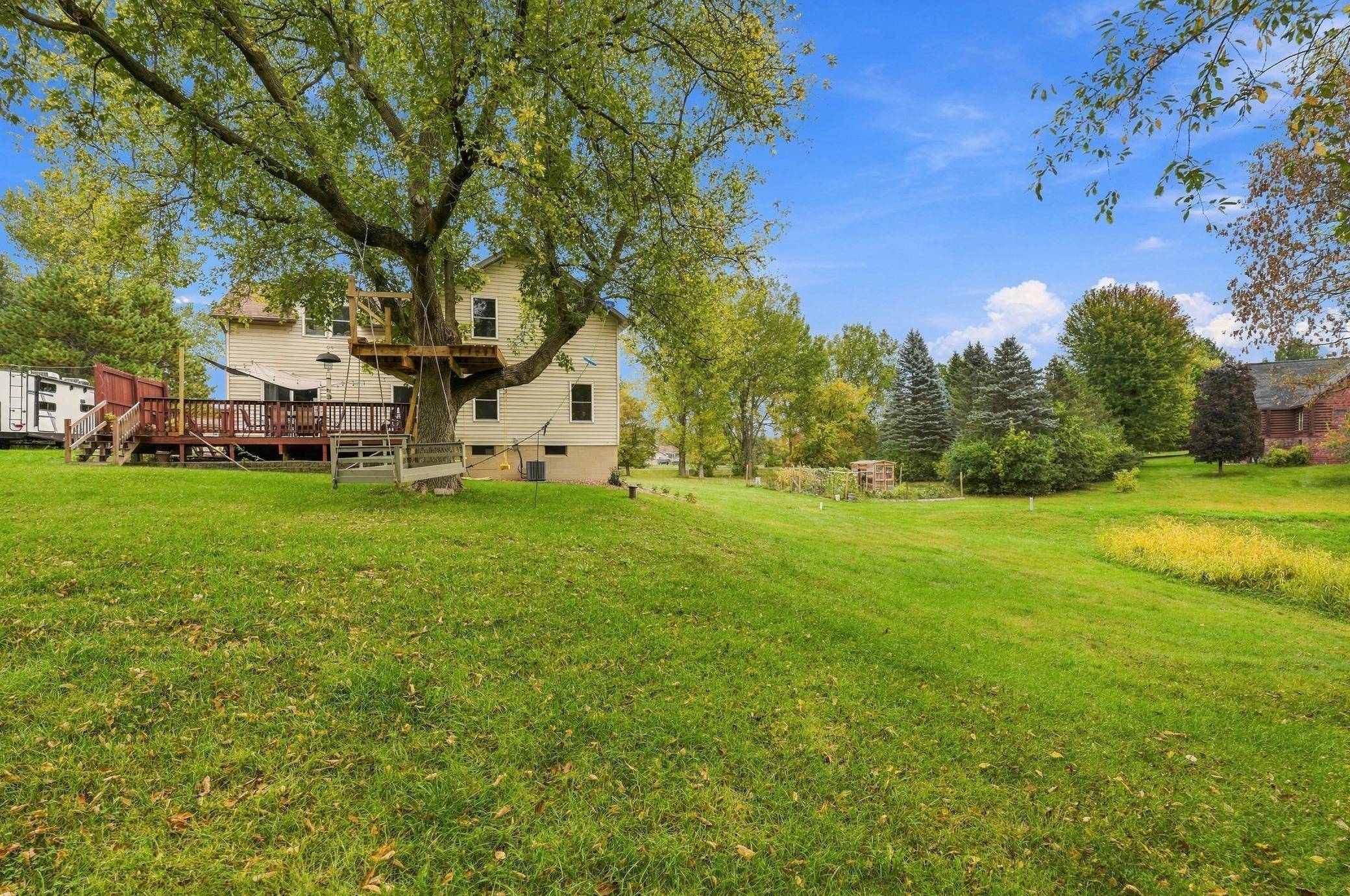 858 Bradley DR, Hudson, WI 54016