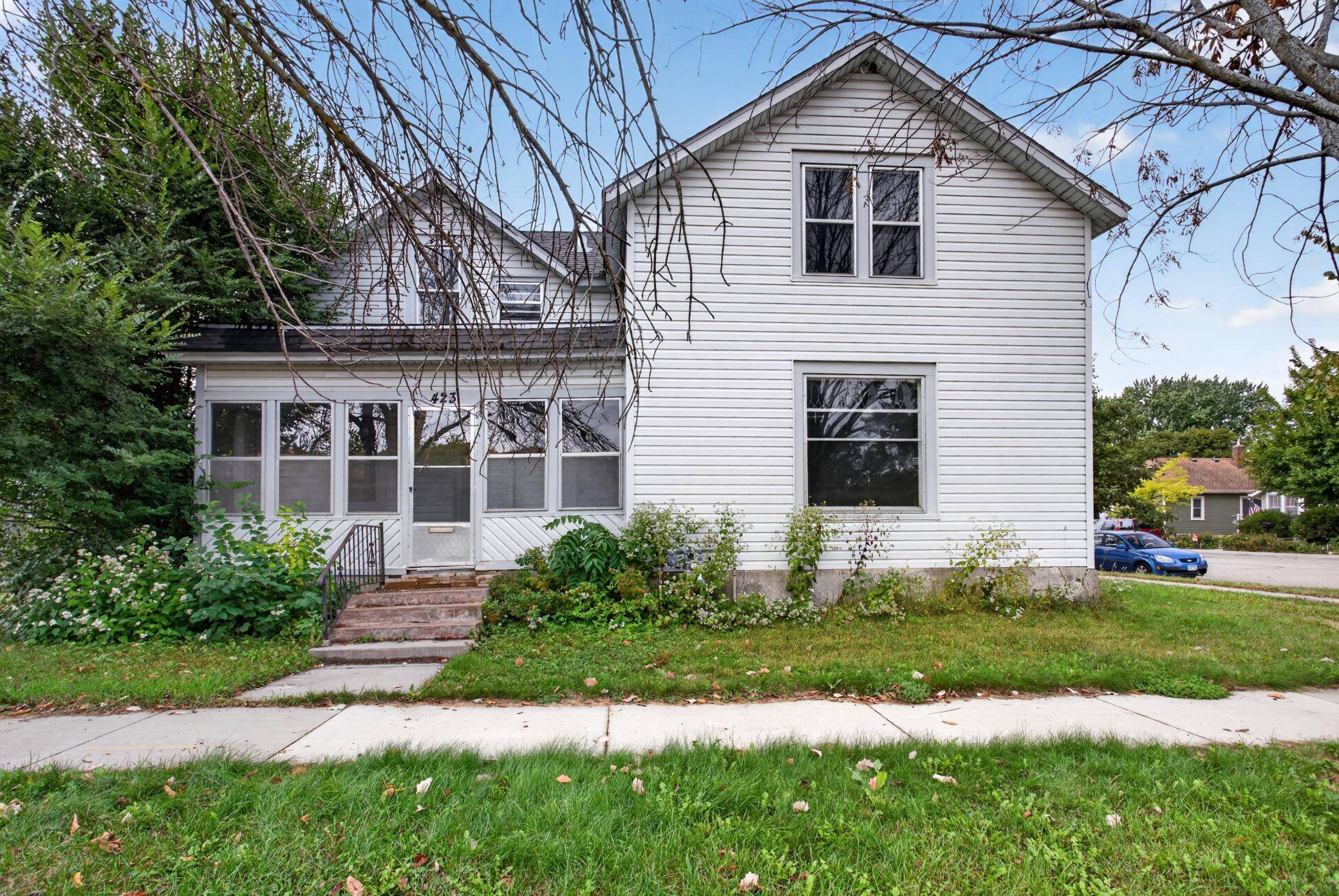 423 N Ash ST, Chaska, MN 55318