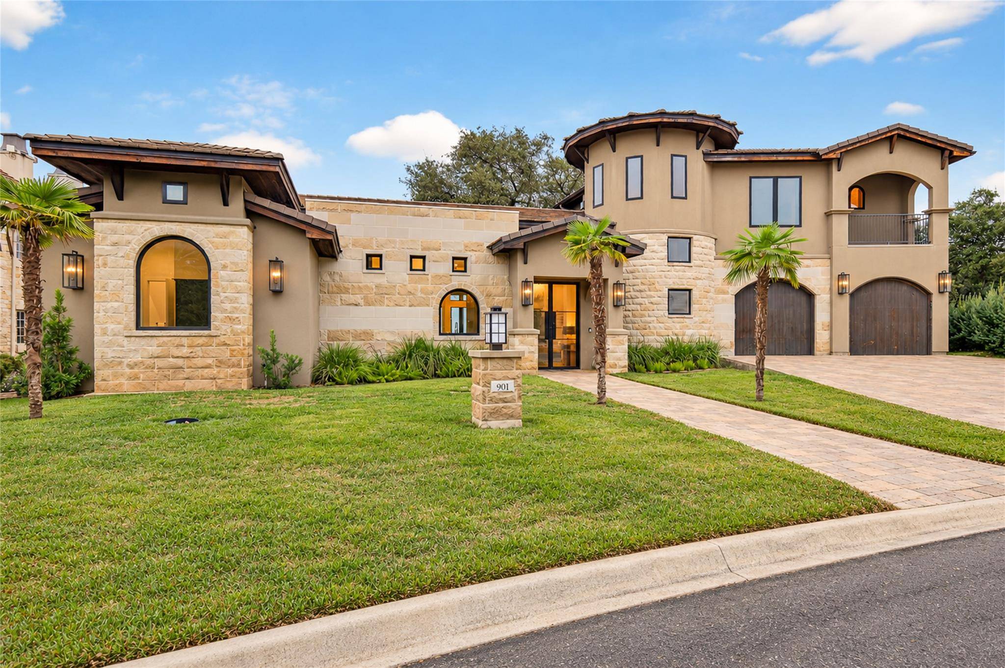 901 Sun Ray, Horseshoe Bay, TX 78657