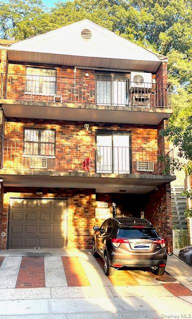 6809 242nd ST #33A, Little Neck, NY 11362