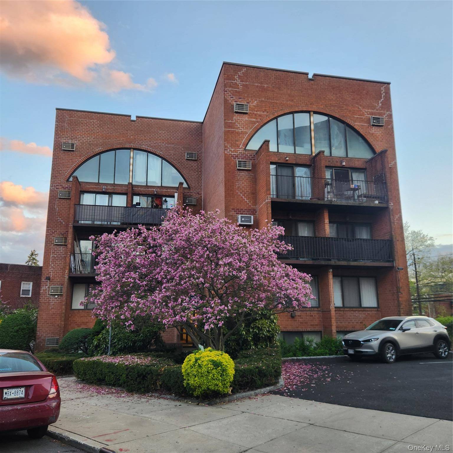 84-62 Austin ST #C3, Kew Gardens, NY 11415