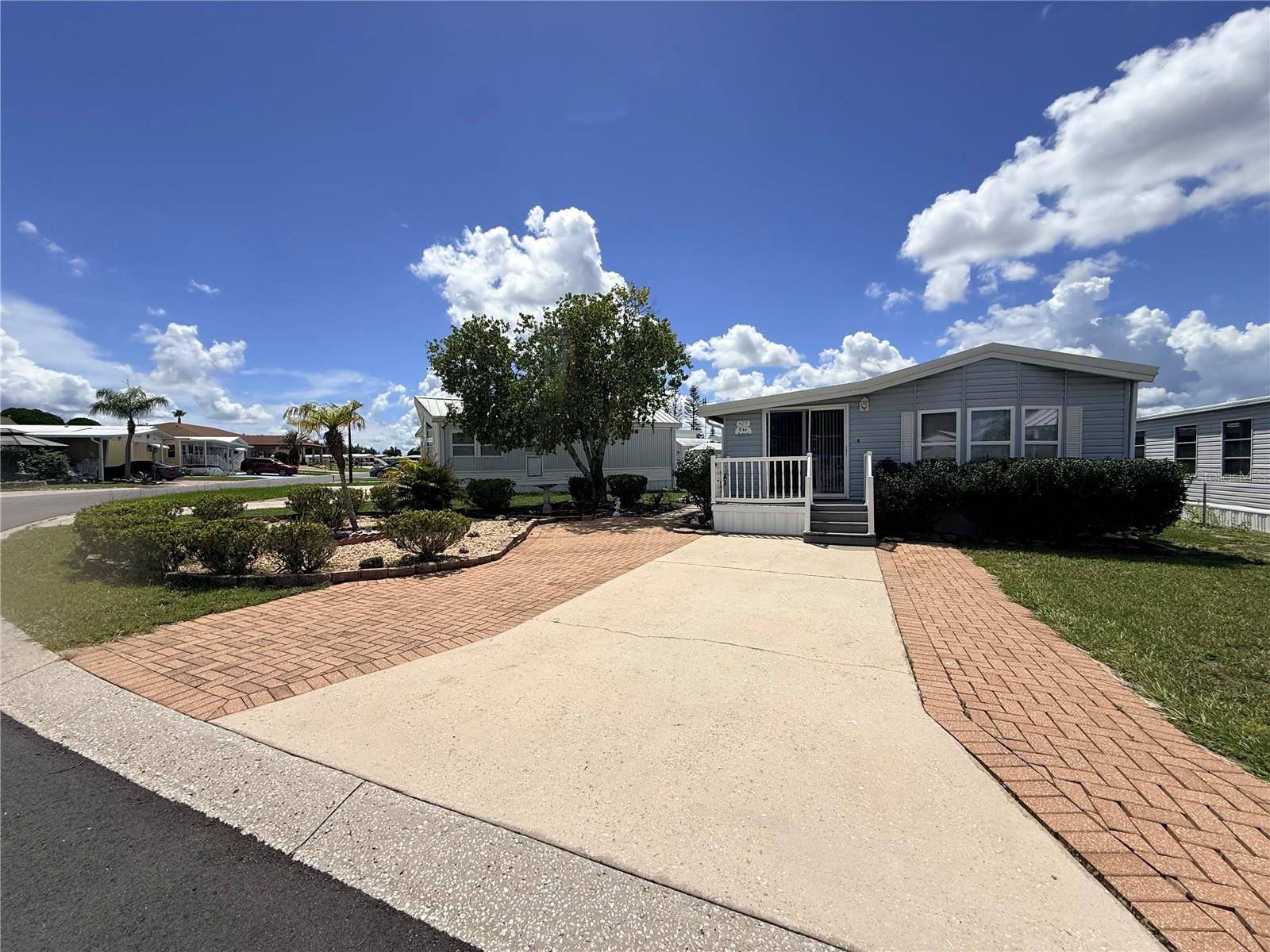 427 CENTER CREST BLVD, Davenport, FL 33837