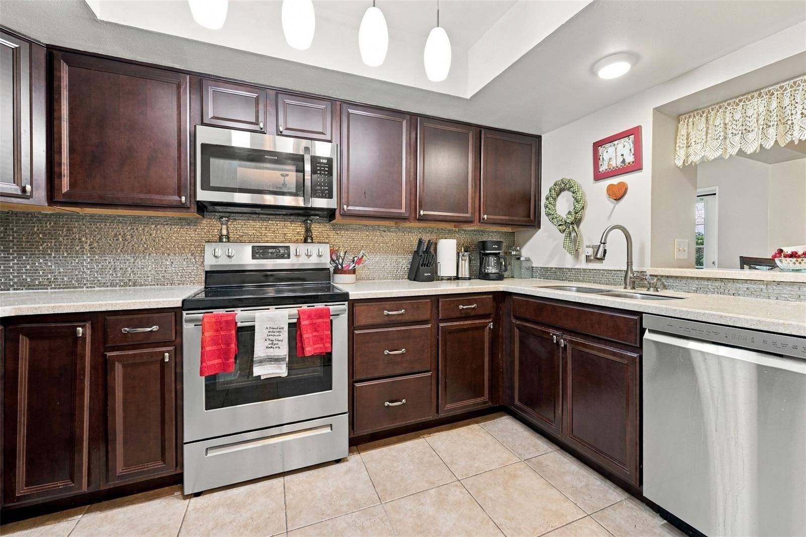 8352 ANNWOOD RD #8352, Seminole, FL 33777