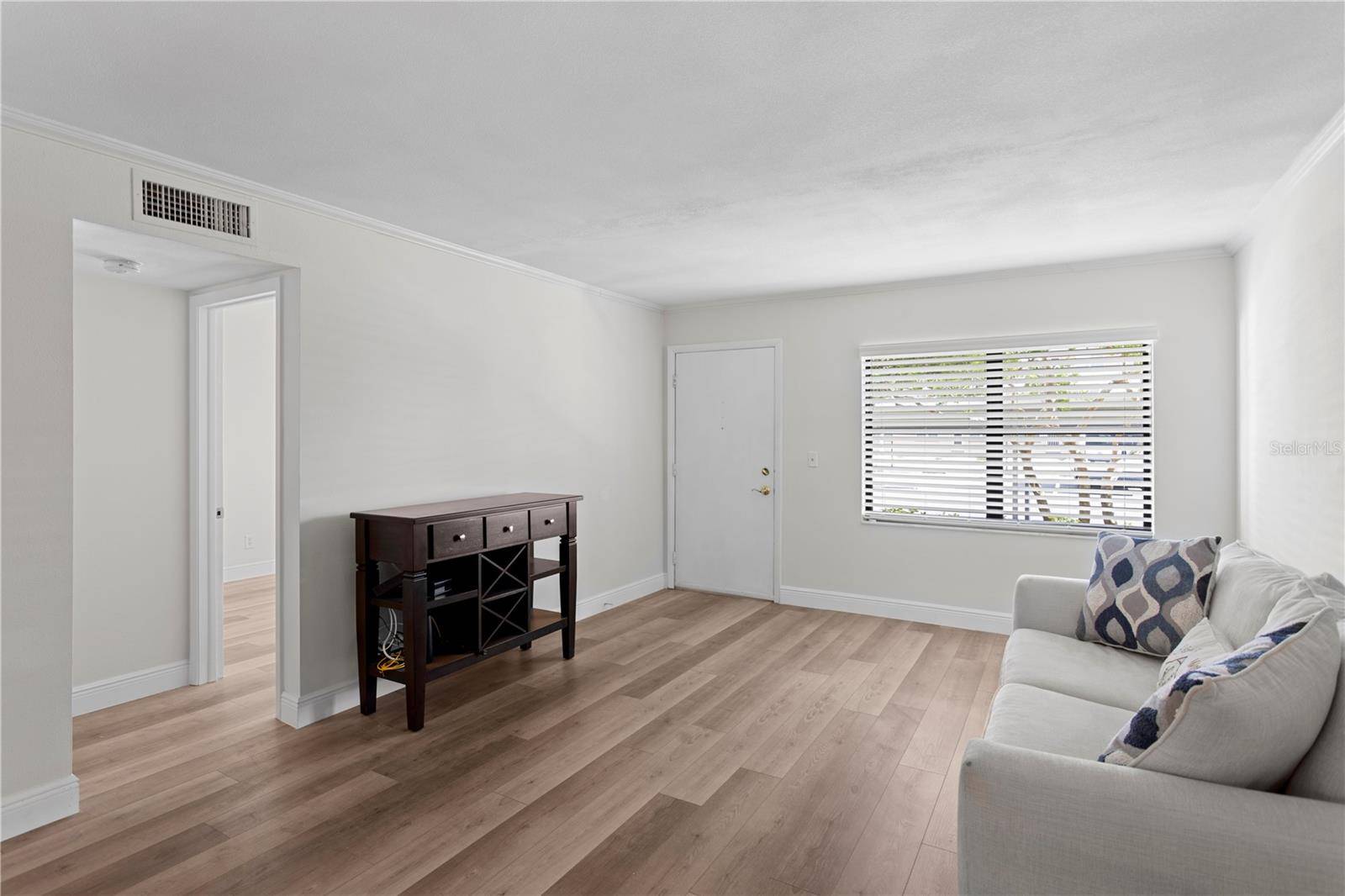 4910 BAY ST NE #111, St Petersburg, FL 33703