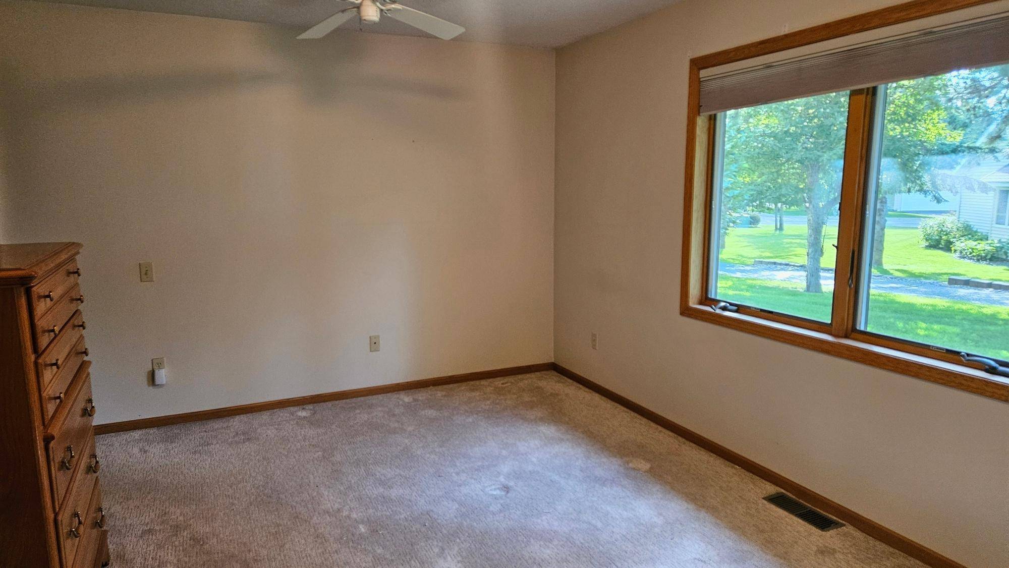 2516 Crestview LN, Brainerd, MN 56401
