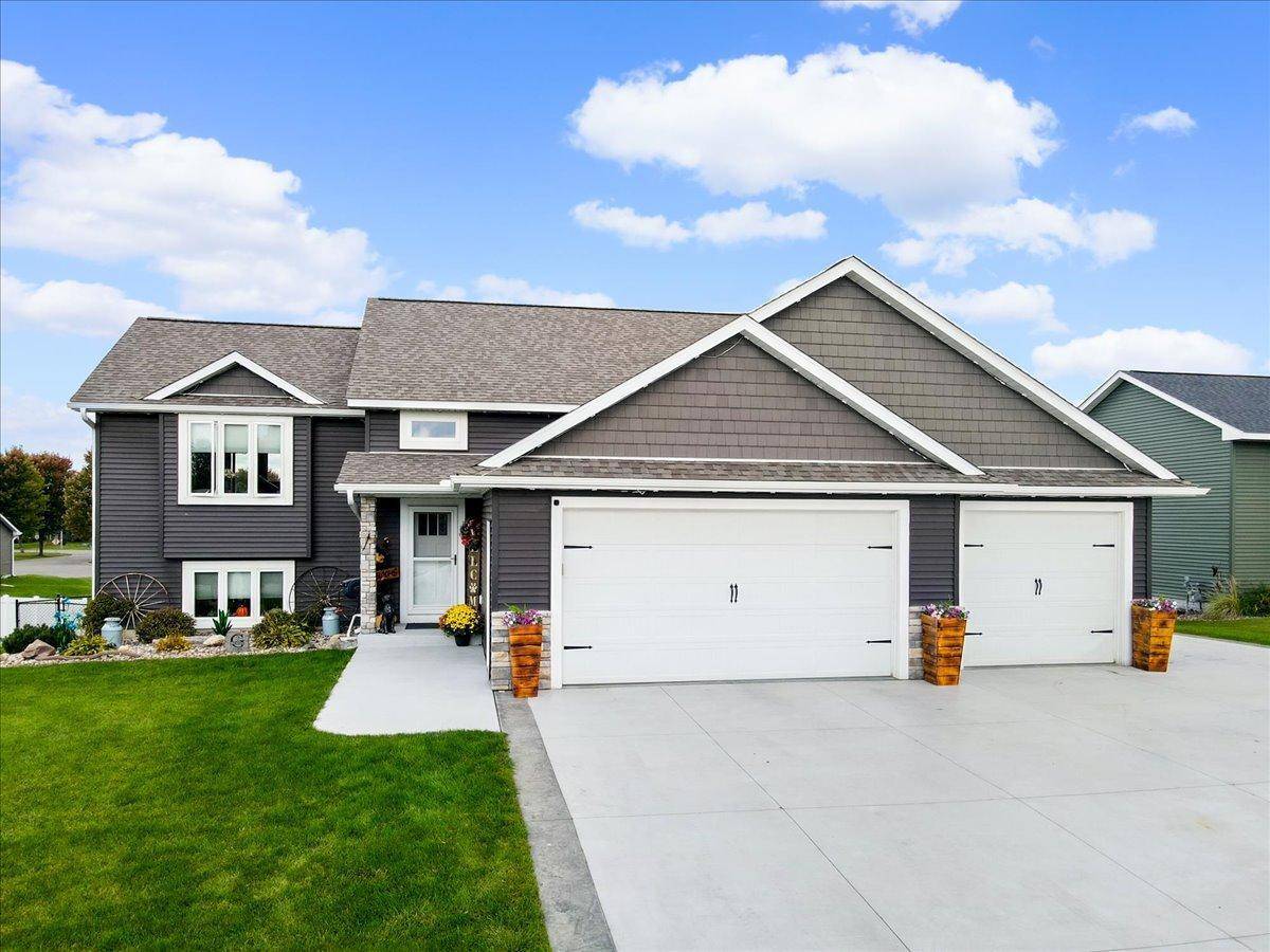 366 Bluebill ST, Baldwin, WI 54002