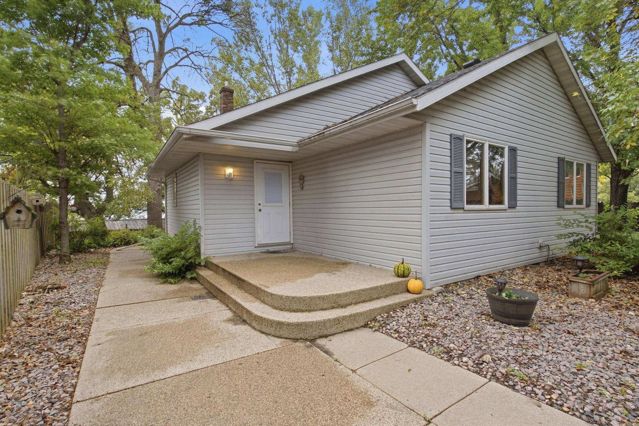 5134 E Eagle Lake RD, Willmar, MN 56201