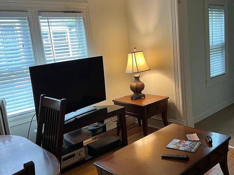 429 Holly AVE #2, Saint Paul, MN 55102