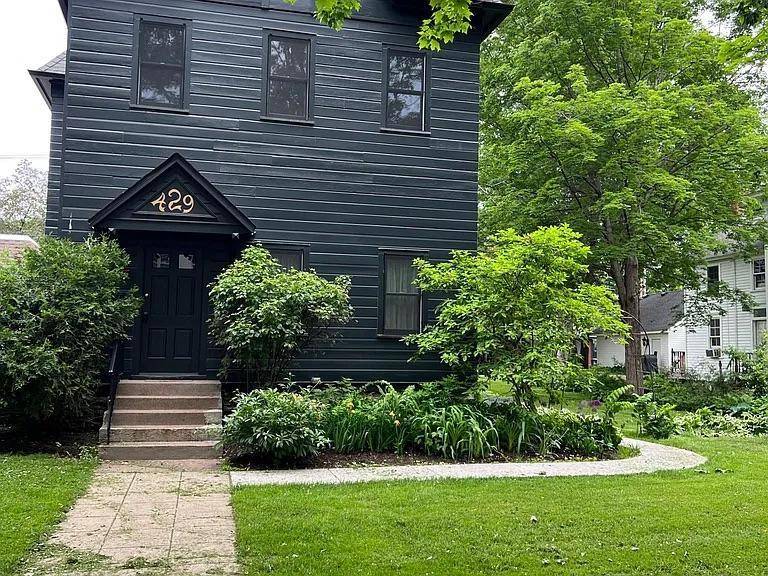 429 Holly AVE #2, Saint Paul, MN 55102