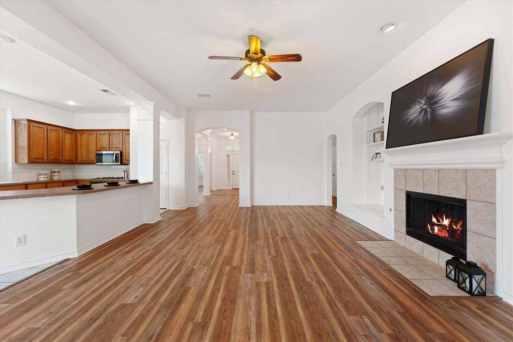 2308 Laura Elizabeth Trail, Mansfield, TX 76063