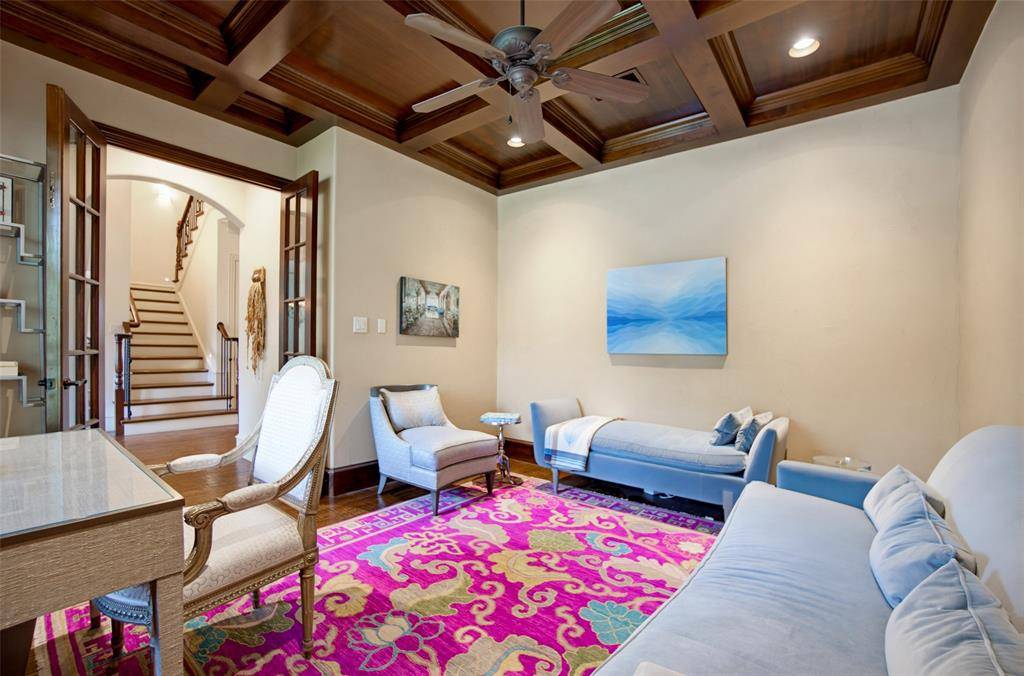 6520 Sondra Drive, Dallas, TX 75214