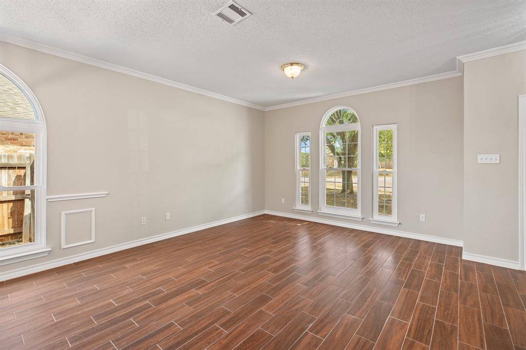 104 Bullava Court, Crowley, TX 76036