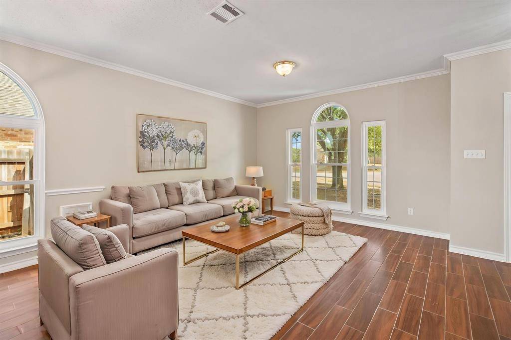 104 Bullava Court, Crowley, TX 76036