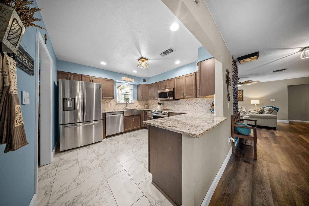 303 Pump House Road, Ennis, TX 75119