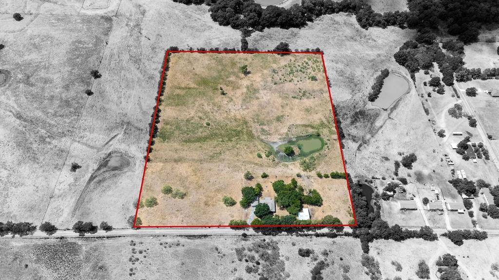 303 Pump House Road, Ennis, TX 75119