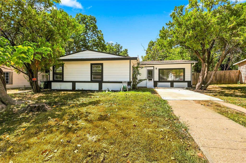 702 Jonathan Lane, Arlington, TX 76010