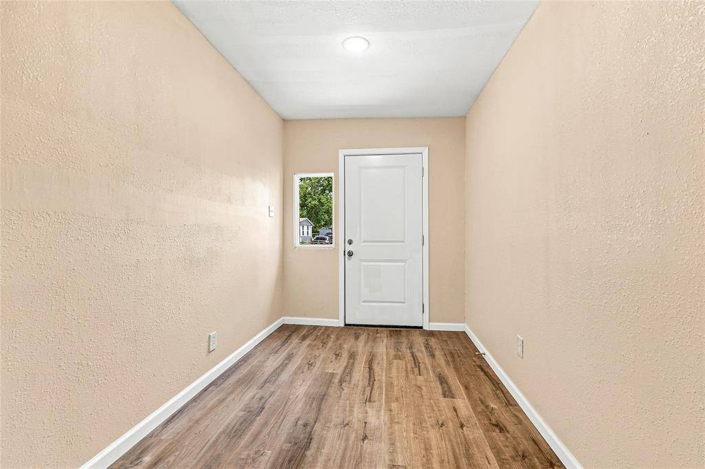 702 Jonathan Lane, Arlington, TX 76010